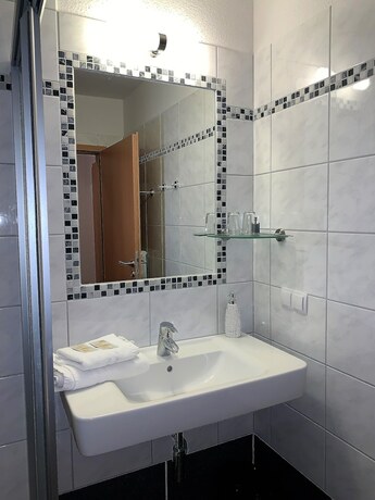 Imagen de la habitación del Hotel Restaurant Steinh&auml;gerquelle. Foto 19