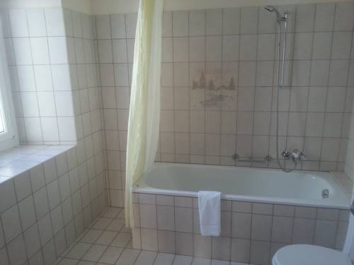 Imagen de la habitación del Hotel Restaurant Vue-des-alpes. Foto 8