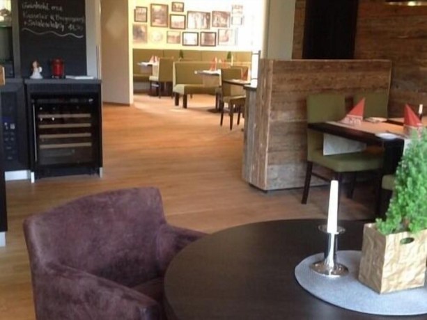 Imagen de los exteriores del Hotel Restaurant Zur Linde. Foto 9