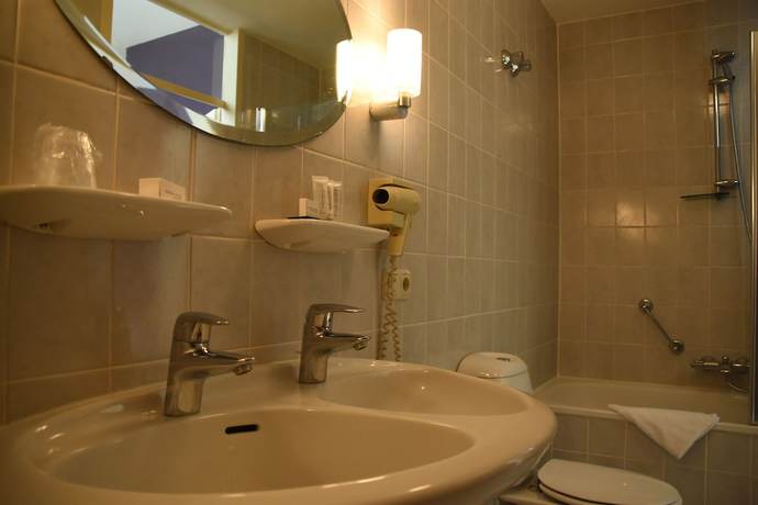 Imagen de la habitación del Hotel Restaurant la Sonnerie. Foto 13