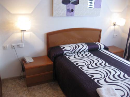 Imagen de la habitación del Hotel Restaurante Campomar. Foto 12