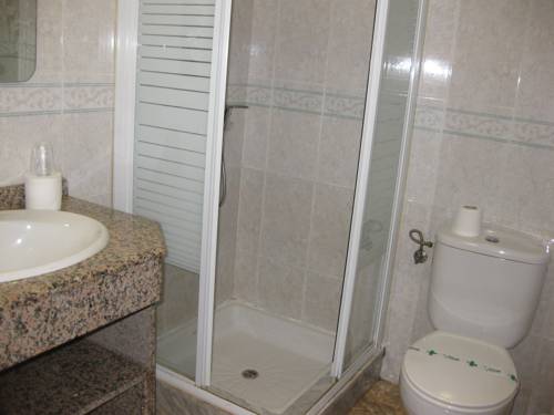 Imagen de la habitación del Hotel Restaurante Campomar. Foto 13