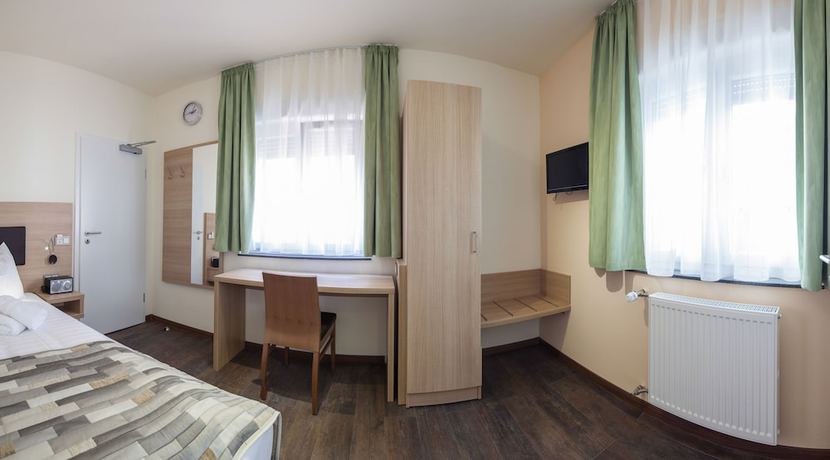 Imagen de la habitación del Hotel Restaurante Lorca. Foto 11