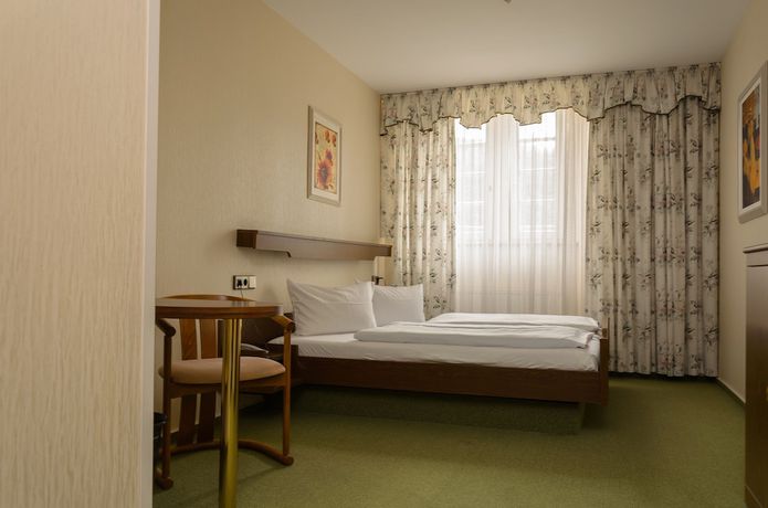 Imagen de la habitación del Hotel Rheingraf. Foto 10