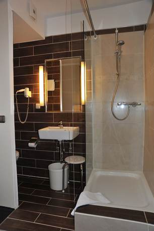 Imagen de la habitación del Hotel Rheinischer Hof. Foto 11