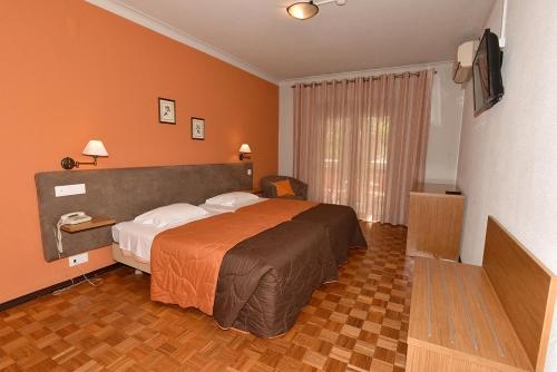 Imagen de la habitación del Hotel Ribadouro. Foto 6