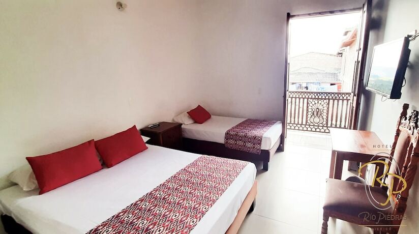 Imagen de la habitación del Hotel Rio Piedras. Foto 18
