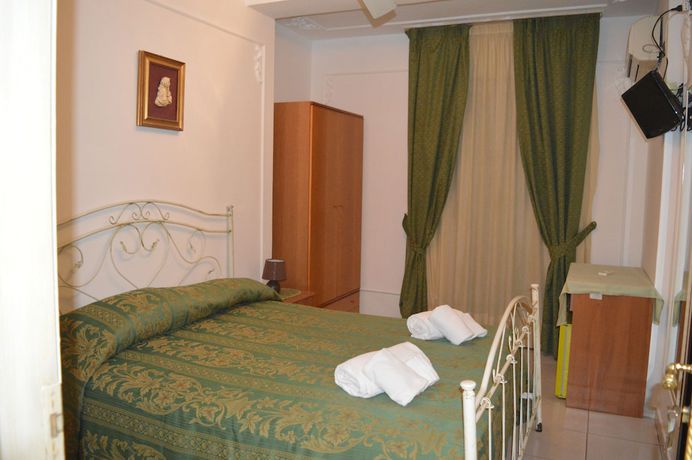 Imagen de la habitación del Hotel Ristorante Pizzeria Le Voilier. Foto 5