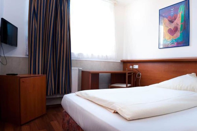 Imagen de la habitación del Hotel Ristorante Sicilia. Foto 8