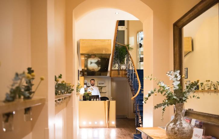 Imagen de los interiores del Hotel Ritzi. Foto 19