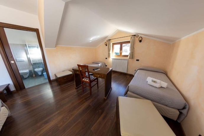 Imagen de la habitación del Hotel River. Foto 1