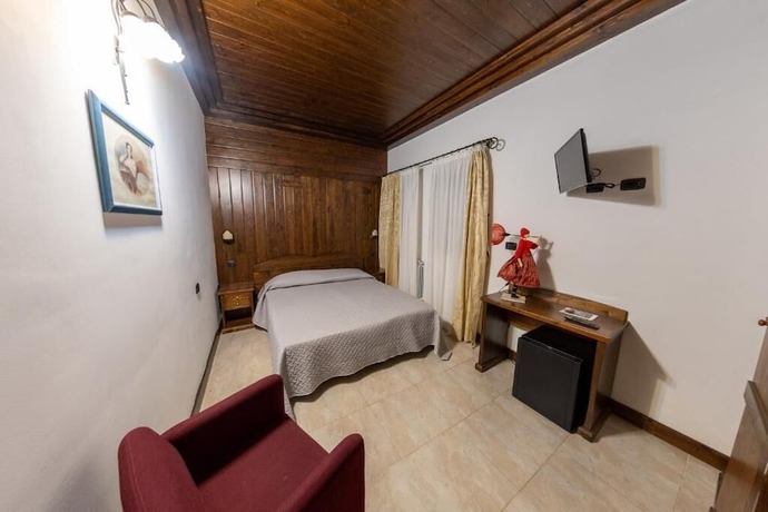 Imagen de la habitación del Hotel River. Foto 5