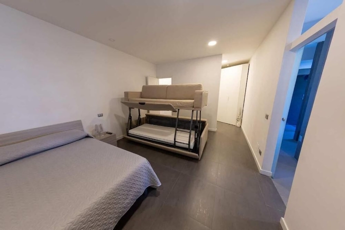 Imagen de la habitación del Hotel River. Foto 10