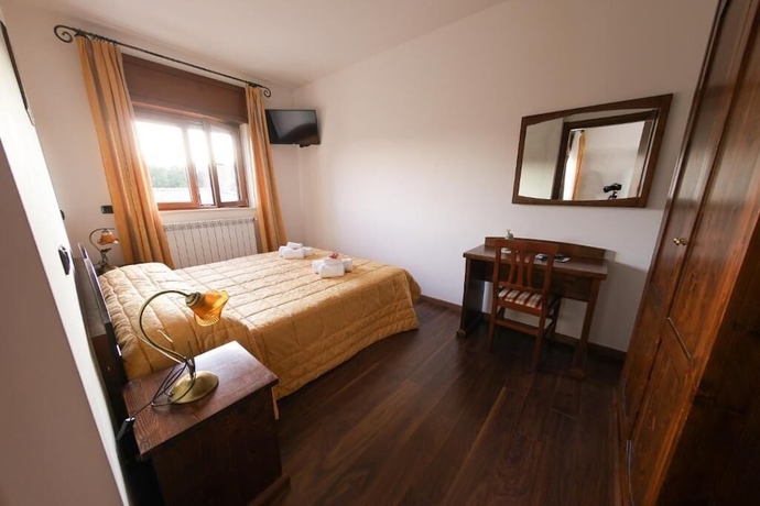 Imagen de la habitación del Hotel River. Foto 13