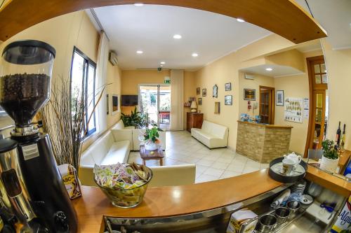 Imagen de los interiores del Hotel Riziana. Foto 9