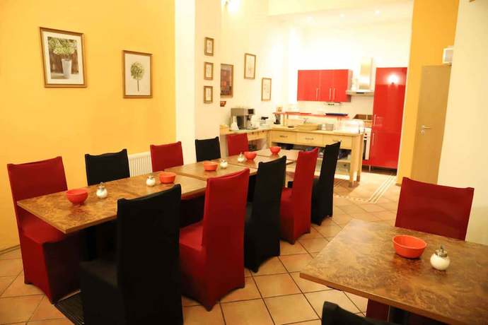 Imagen del bar/restaurante del Hotel Romina. Foto 3