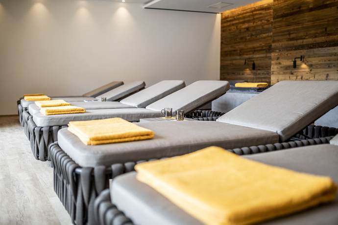 Imagen de la piscina del Hotel Rommisa. Foto 17