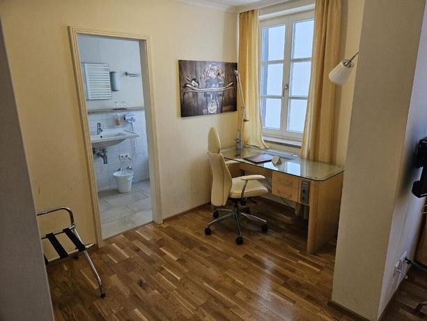 Imagen de los interiores del Hotel Rose, Weissenburg in Bayern. Foto 16