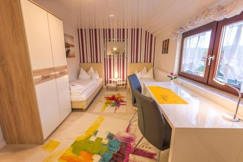 Imagen de la habitación del Hotel Rosengarten, Schw&auml;bisch Gm&uuml;nd. Foto 10