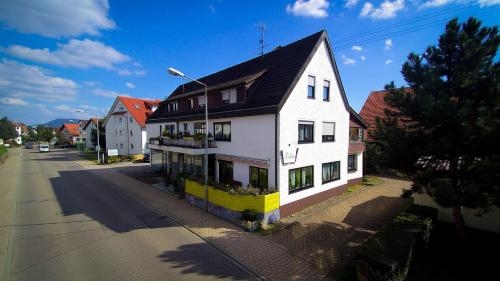 Imagen general del Hotel Rosengarten, Schw&auml;bisch Gm&uuml;nd. Foto 2