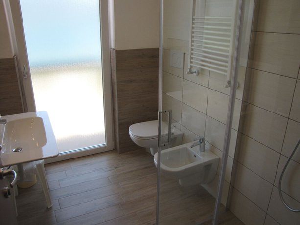 Imagen de la habitación del Hotel Rosmari. Foto 17