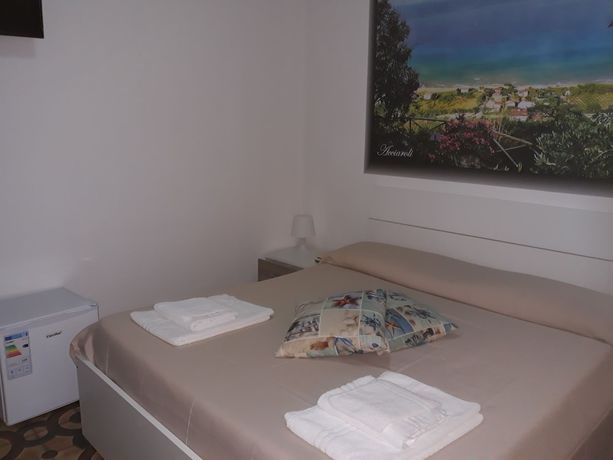 Imagen de la habitación del Hotel Rosy. Foto 7