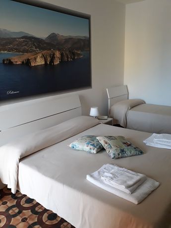 Imagen de la habitación del Hotel Rosy. Foto 13