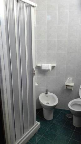 Imagen de la habitación del Hotel Rosy. Foto 15