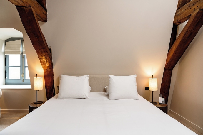 Imagen de la habitación del Hotel Royal Beaulaincourt. Foto 3