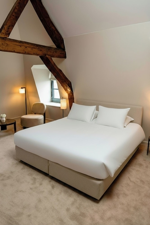 Imagen de la habitación del Hotel Royal Beaulaincourt. Foto 7