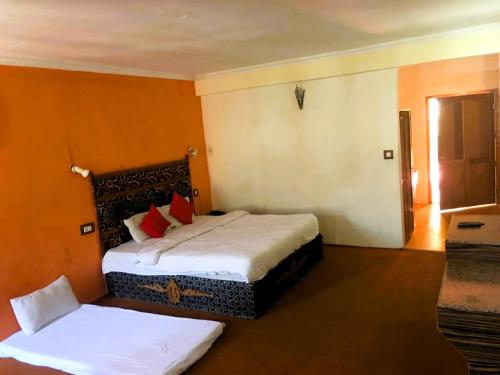 Imagen de la habitación del Hotel Royal Kaushal Near Garden. Foto 19