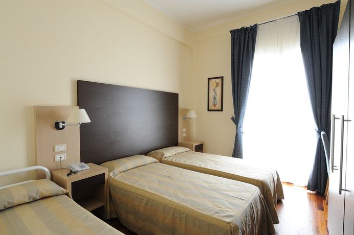 Imagen de la habitación del Hotel Royal, Pesaro. Foto 11