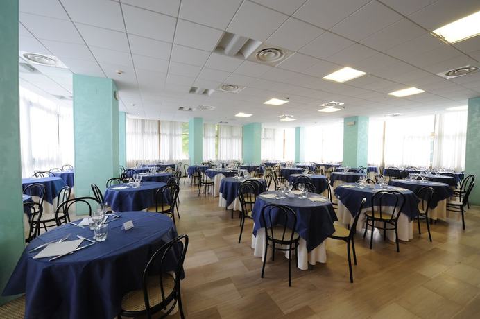 Imagen del bar/restaurante del Hotel Royal, Pesaro. Foto 8
