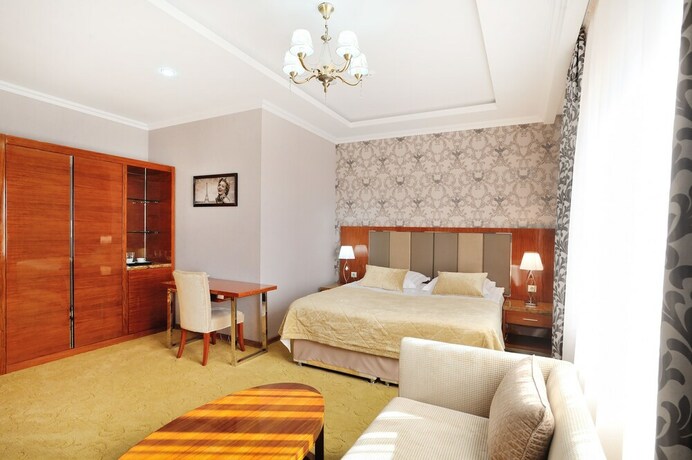 Imagen de la habitación del Hotel Royal Riz. Foto 19