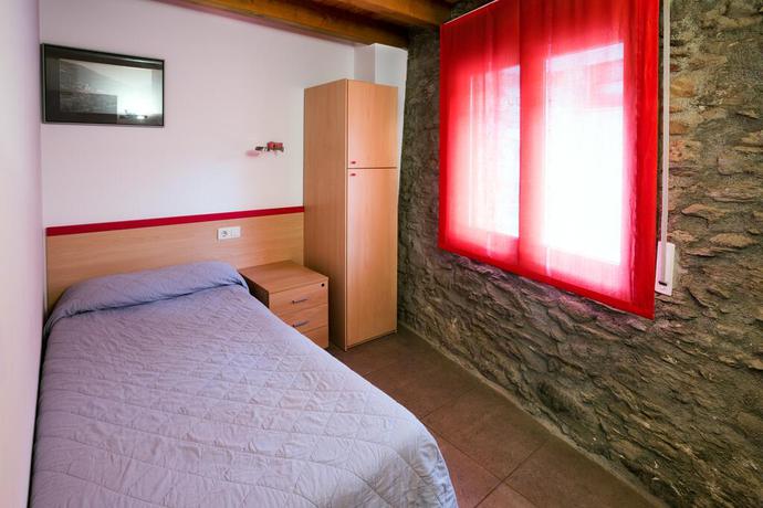 Imagen de la habitación del Hotel Rural Cal Miquel. Foto 3