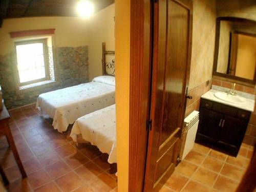 Imagen de la habitación del Hotel Rural Vistahermosa. Foto 10