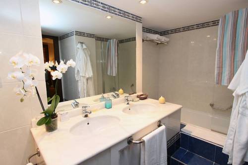 Imagen de la habitación del Hotel Rural & Spa Las Nubes. Foto 11