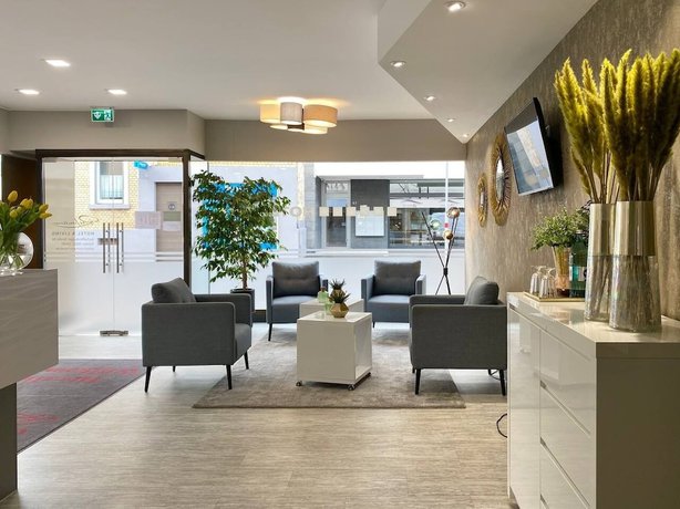 Imagen de los interiores del Hotel Russmann. Foto 17