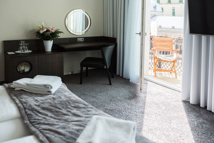 Imagen de la habitación del Hotel SONATA. Foto 8