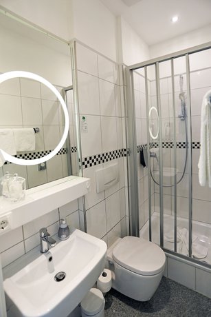 Imagen de la habitación del Hotel SONATA. Foto 15