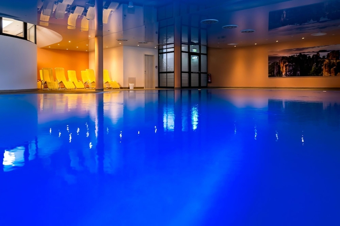 Imagen de la piscina del Hotel STEIGER Elbschl&ouml;sschen Rathen. Foto 18