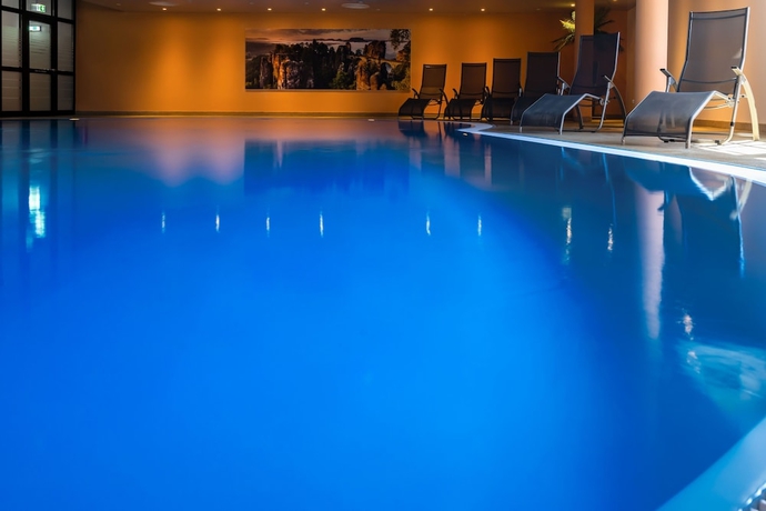 Imagen de la piscina del Hotel STEIGER Elbschl&ouml;sschen Rathen. Foto 19
