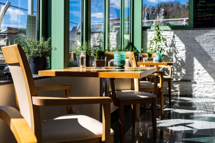 Imagen del bar/restaurante del Hotel STEIGER Elbschl&ouml;sschen Rathen. Foto 2