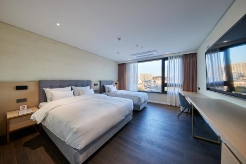 Imagen de la habitación del Hotel SUMMIT. Foto 9