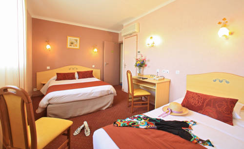 Imagen de la habitación del Hotel Sandrina. Foto 7