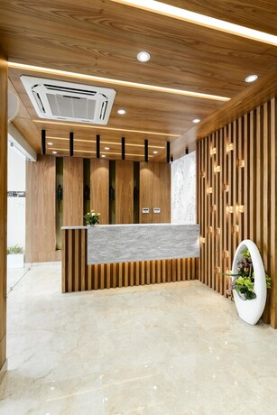 Imagen de los interiores del Hotel Sangat Regency. Foto 49