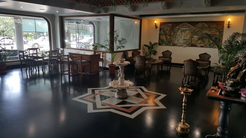 Imagen de los interiores del Hotel Sangat Regency. Foto 50