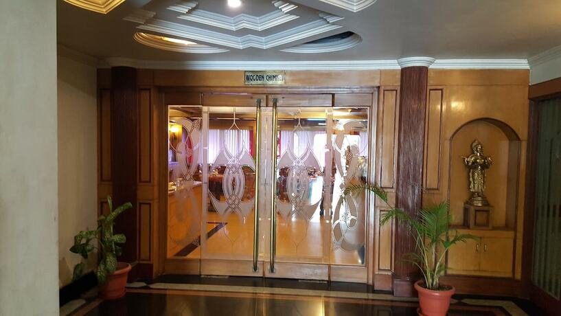 Imagen de los interiores del Hotel Sangat Regency. Foto 52