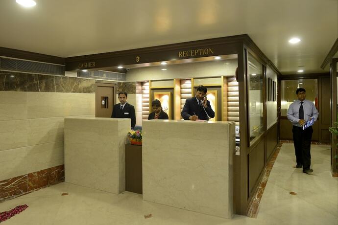 Imagen de los interiores del Hotel Sangat Regency. Foto 53