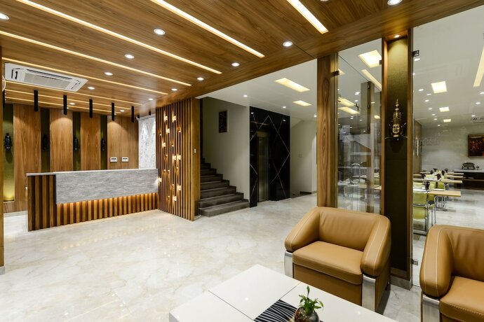 Imagen de los interiores del Hotel Sangat Regency. Foto 56